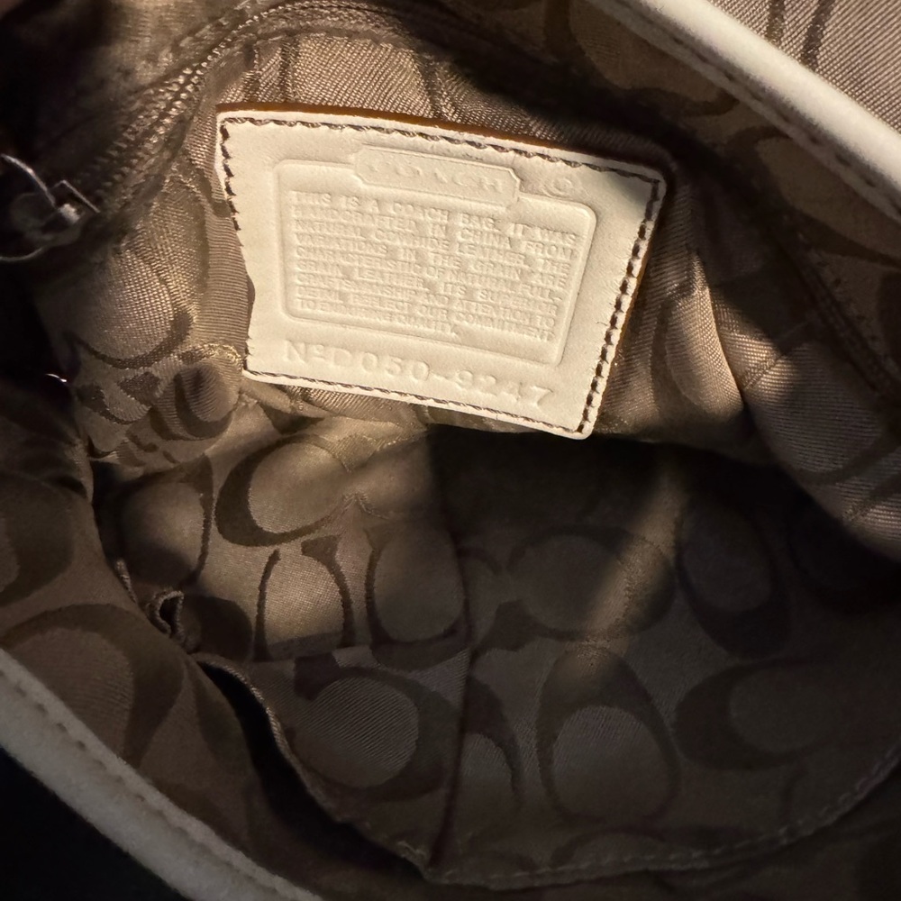 Y2K Coach vintage Cream Leather w/brown stitching Soho - signature inside OBO - Picture 3 of 10